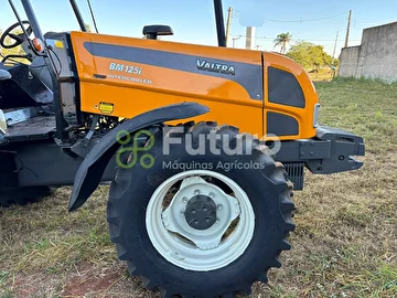 TRATOR VALTRA BM 125 ANO 2014