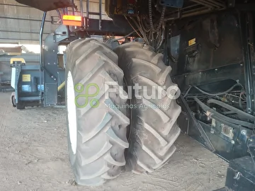 COLHEITADEIRA NEW HOLLAND CR 5080 ANO 2014