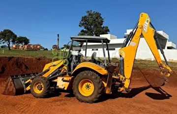 RETROESCAVADEIRA NEW HOLLAND LB 110 ANO 2010