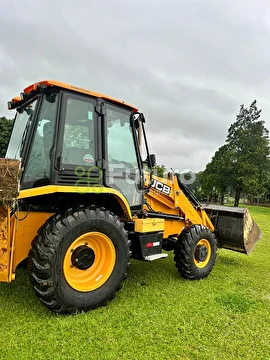 RETROESCAVADEIRA JCB 3CX ANO 2023