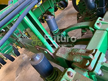 PLANTADEIRA JOHN DEERE 2113 ANO 2009