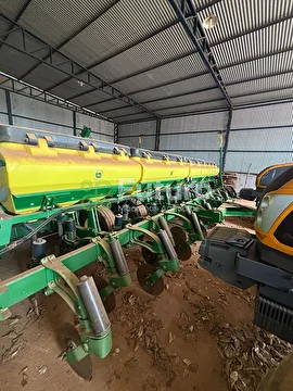 PLANTADEIRA JOHN DEERE 2117 ANO 2017