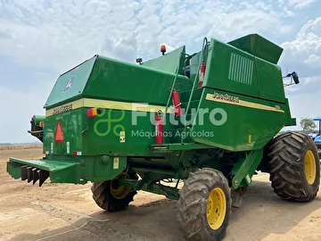 COLHEITADEIRA JOHN DEERE 1550 ANO 2004