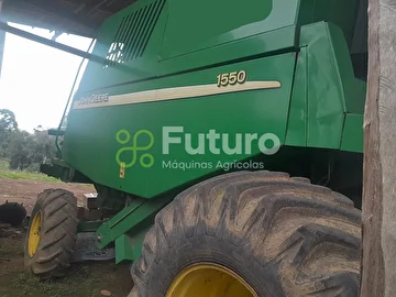 COLHEITADEIRA JOHN DEERE 1550 ANO 2002