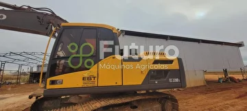 ESCAVADEIRA VOLVO EC 220D ANO 2016