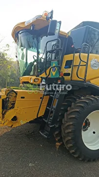 COLHEITADEIRA NEW HOLLAND CR 5.85 ANO 2017