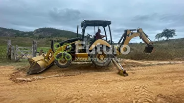 RETROESCAVADEIRA CATERPILLAR 416E ANO 2013