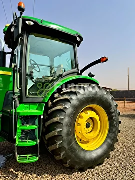 TRATOR JOHN DEERE 8260R ANO 2014