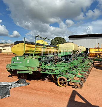 PLANTADEIRA JOHN DEERE 2130 ANO 2014