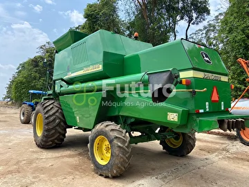 COLHEITADEIRA JOHN DEERE 1550 ANO 2004