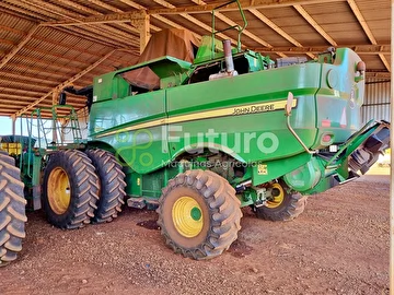 COLHEITADEIRA JOHN DEERE S670 ANO 2015