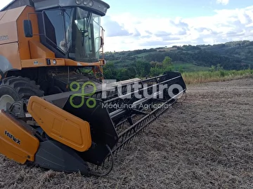 COLHEITADEIRA VALTRA BC 4500 ANO 2011