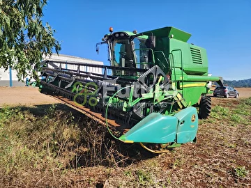 COLHEITADEIRA JOHN DEERE 1470 ANO 2013