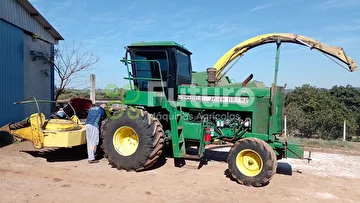 COLHEITADEIRA JOHN DEERE 5830 ANO 1991