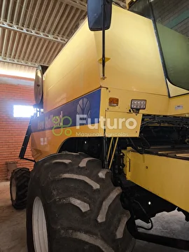 COLHEITADEIRA NEW HOLLAND TC 5070 ANO 2012