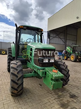 TRATOR JOHN DEERE 6130J ANO 2011