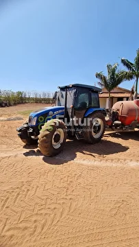 **TRATOR NEW HOLLAND TL 85 ANO 2014