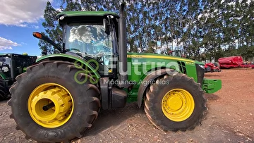 TRATOR JOHN DEERE 8335R ANO 2012