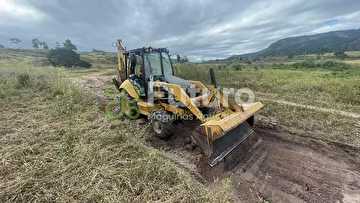 RETROESCAVADEIRA CATERPILLAR 416E ANO 2013