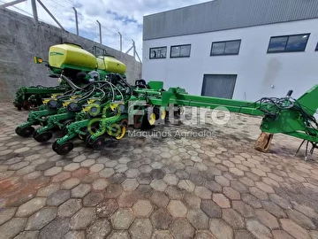 PLANTADEIRA JOHN DEERE DB ANO 2015