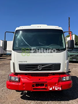 CAMINHÃO VOLVO VM 330 ANO 2012