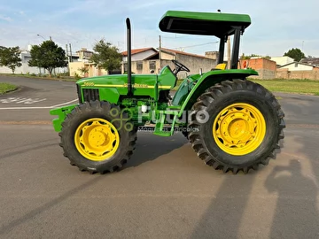 TRATOR JOHN DEERE 5605 ANO 2009