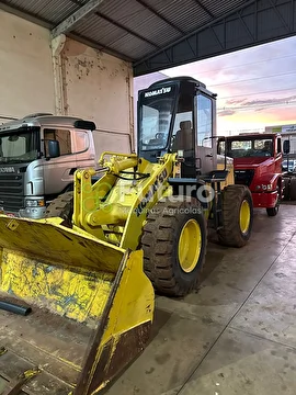 PA CARREGADEIRA KOMATSU WA180 ANO 2000