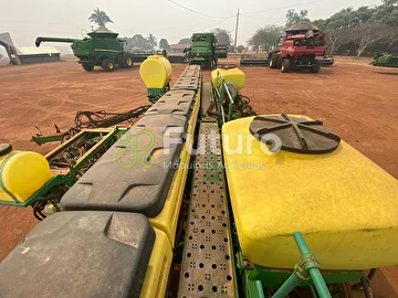 PLANTADEIRA JOHN DEERE 2122 ANO 2012