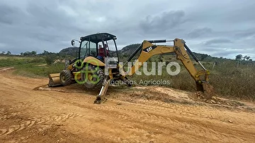 RETROESCAVADEIRA CATERPILLAR 416E ANO 2013