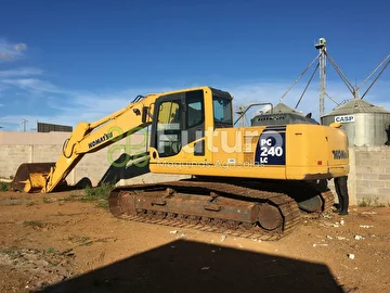 ESCAVADEIRA KOMATSU PC240 ANO 2012