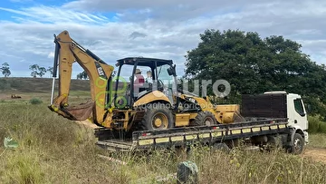 RETROESCAVADEIRA CATERPILLAR 416E ANO 2013