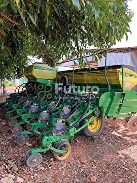 PLANTADEIRA JOHN DEERE 2130 ANO 2015