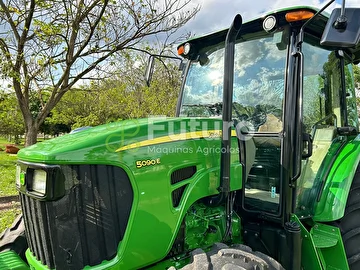 TRATOR JOHN DEERE 5090E ANO 2015