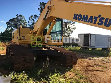 ESCAVADEIRA KOMATSU PC240 ANO 2012