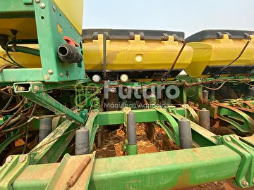 PLANTADEIRA JOHN DEERE 2122 ANO 2012