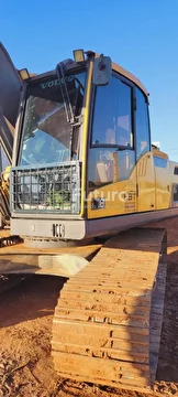 ESCAVADEIRA VOLVO EC 220D ANO 2016