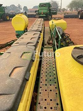 PLANTADEIRA JOHN DEERE 2122 ANO 2012