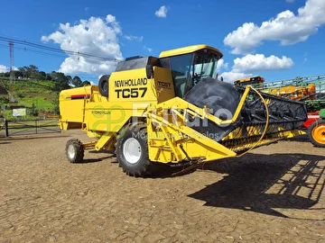 COLHEITADEIRA NEW HOLLAND TC 57 ANO 2001