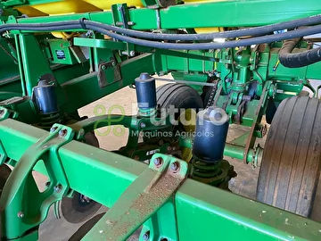 PLANTADEIRA JOHN DEERE 2113 ANO 2009