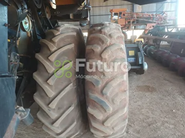 COLHEITADEIRA NEW HOLLAND CR 5080 ANO 2014