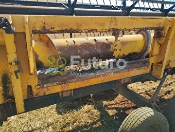 COLHEITADEIRA NEW HOLLAND CR 6080 ANO 2014