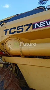 COLHEITADEIRA NEW HOLLAND TC 57 ANO 1993