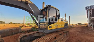 ESCAVADEIRA VOLVO EC 220D ANO 2016