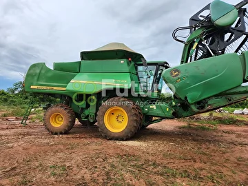 COLHEITADEIRA JOHN DEERE STS 9770 ANO 2013