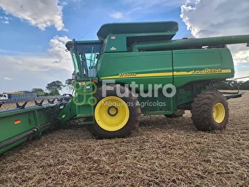 COLHEITADEIRA JOHN DEERE STS 9750 ANO 2004