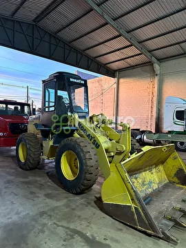 PA CARREGADEIRA KOMATSU WA180 ANO 2000