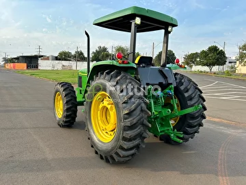 TRATOR JOHN DEERE 5605 ANO 2009