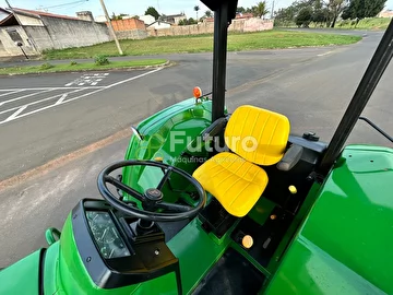 TRATOR JOHN DEERE 5605 ANO 2009