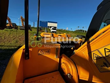 ESCAVADEIRA JCB JS220 ANO 2021