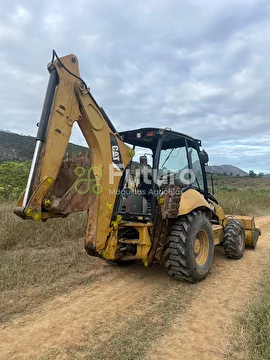 RETROESCAVADEIRA CATERPILLAR 416E ANO 2013